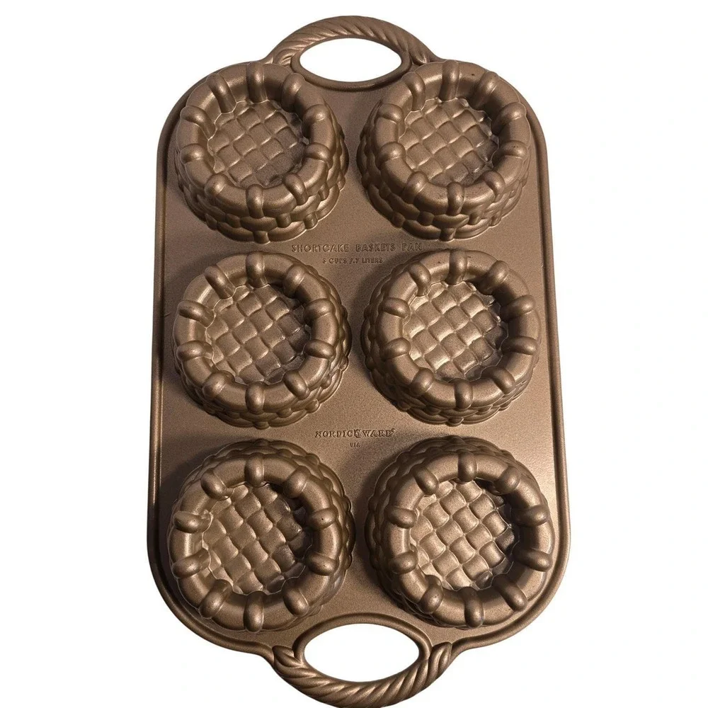 NEW Fancy‎ Nordic Ware Shortcake Baskets Pan Cast Aluminum 6 Cake Non-Stick Gold